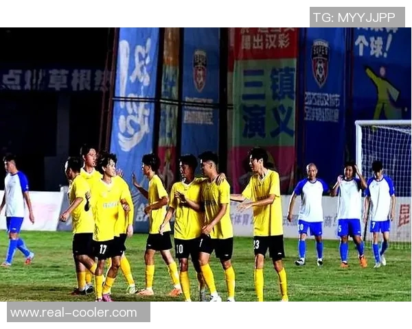 足球明星亲自示范粉丝动作视频让你跟随一起嗨翻全场