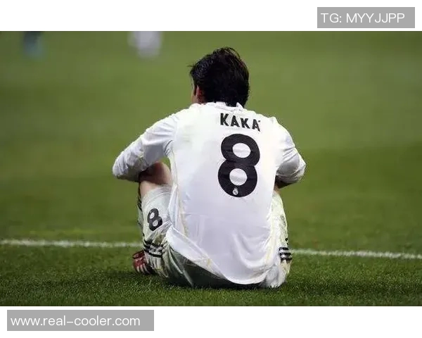 足球明星卡卡亲选训练服全新上市助你提升球技与时尚感