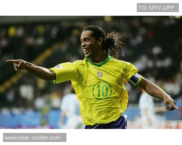 足球明星白底4寸照片展示与收藏指南,捕捉他们的精彩瞬间与独特魅力