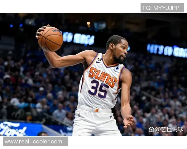 浓眉大眼的篮球明星身份揭秘他在NBA的辉煌成就与影响力分析